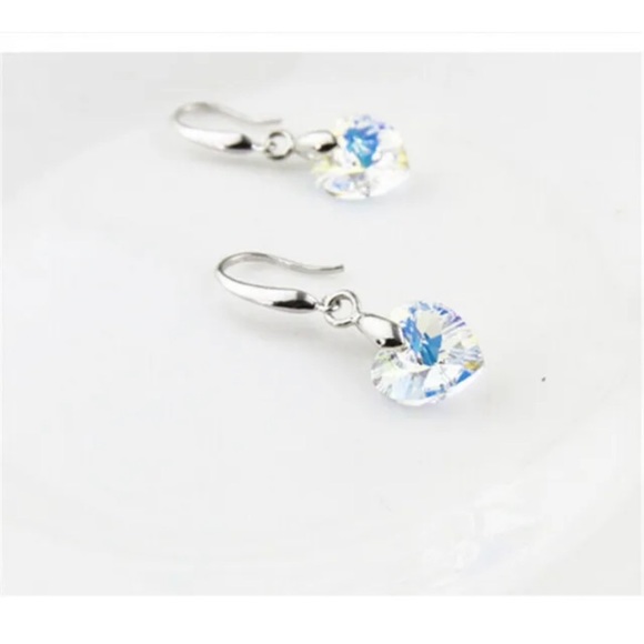 💗 Silver Small Heart Crystal Earrings NEW - Picture 3 of 4